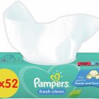 Pak van 52 Pampers Fresh Clean vochtige billendoekjes met één doekje gedeeltelijk uitgetrokken. Verpakking benadrukt dat het product ook geschikt is voor handen en gezicht.
